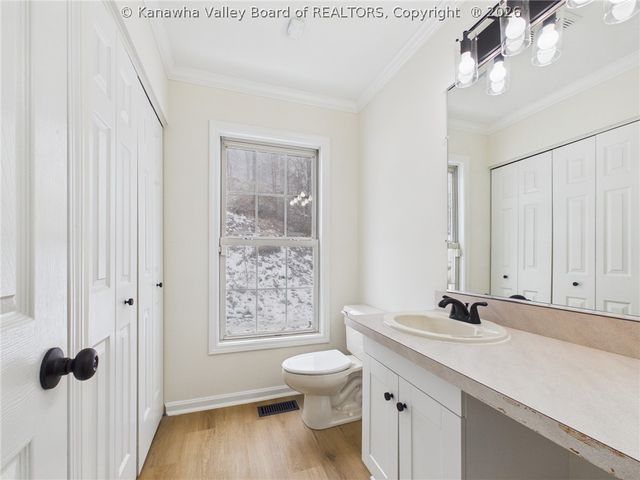 5301 Doc Bailey Road, Charleston, WV 25313