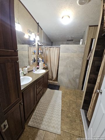 22025 Priest, Elmendorf, TX 78112