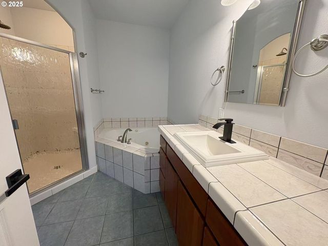 27741 Se Wallace Rd, Estacada, OR 97023