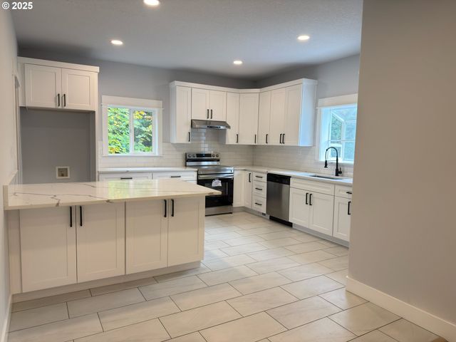 27741 Se Wallace Rd, Estacada, OR 97023