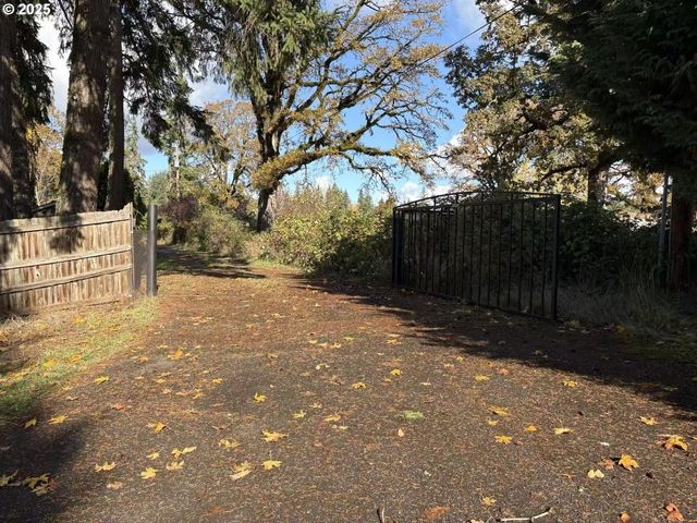 27741 Se Wallace Rd, Estacada, OR 97023