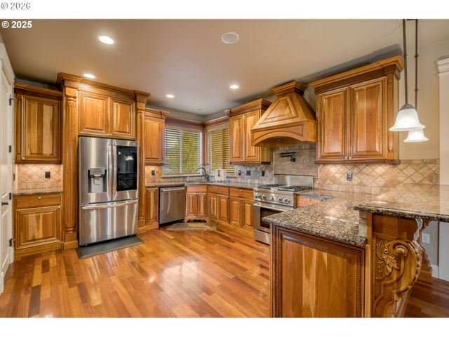12491 Se CAPRI Ct, Happy Valley, OR 97086