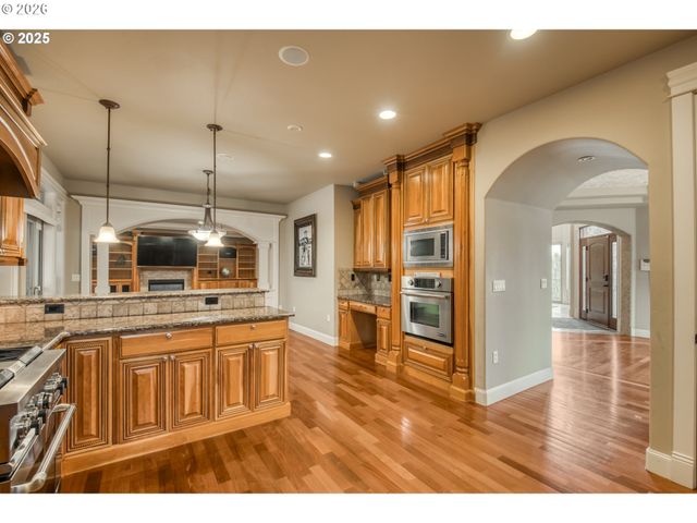 12491 Se CAPRI Ct, Happy Valley, OR 97086