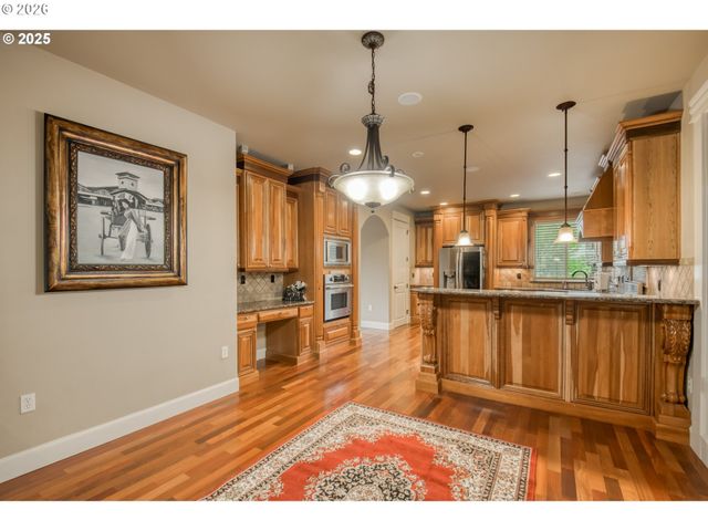 12491 Se CAPRI Ct, Happy Valley, OR 97086