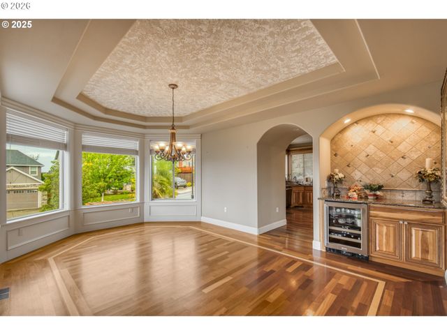 12491 Se CAPRI Ct, Happy Valley, OR 97086