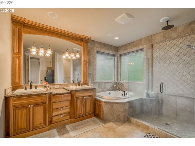 12491 Se CAPRI Ct, Happy Valley, OR 97086