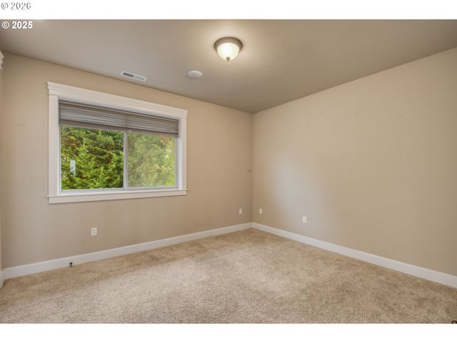 12491 Se CAPRI Ct, Happy Valley, OR 97086