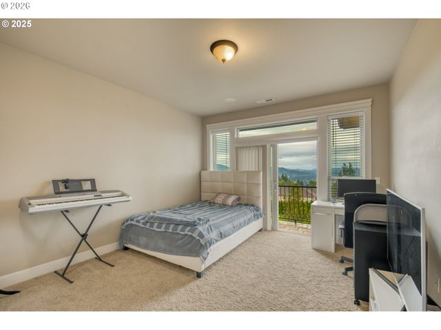 12491 Se CAPRI Ct, Happy Valley, OR 97086