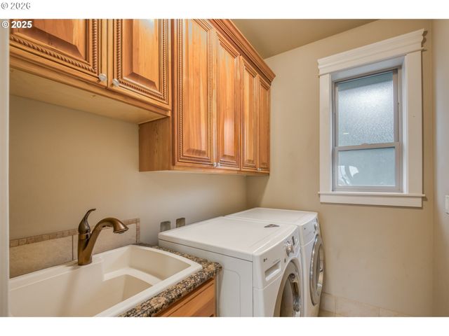 12491 Se CAPRI Ct, Happy Valley, OR 97086