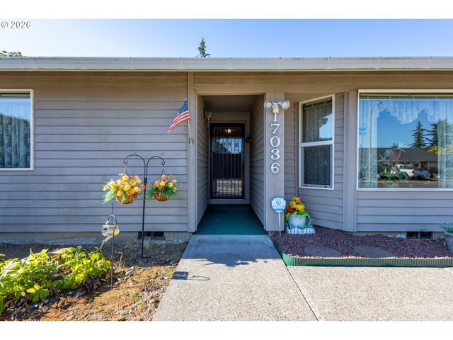 17036 Se SALMON St, Portland, OR 97233