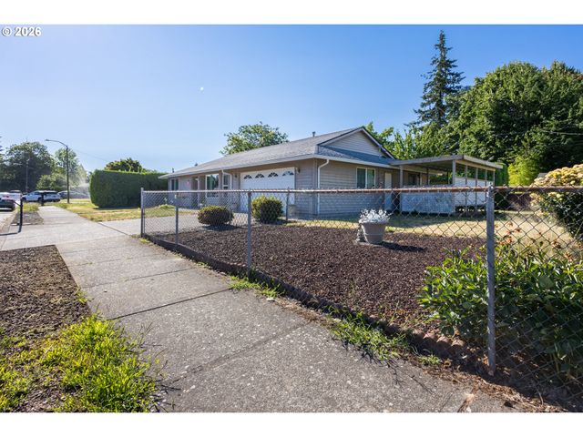 17036 Se SALMON St, Portland, OR 97233