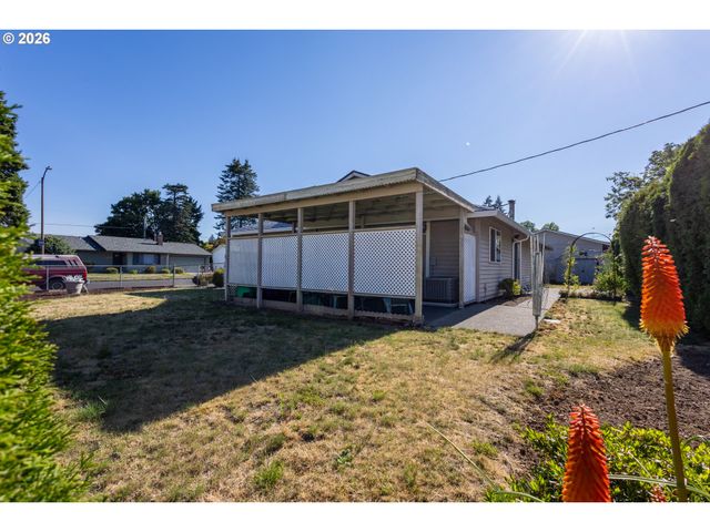 17036 Se SALMON St, Portland, OR 97233