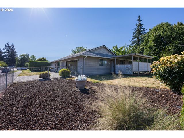 17036 Se SALMON St, Portland, OR 97233