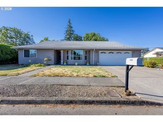 17036 Se SALMON St, Portland, OR 97233