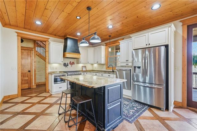 355 Mealer Road, Ellijay, GA 30536