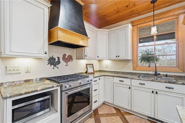 355 Mealer Road, Ellijay, GA 30536