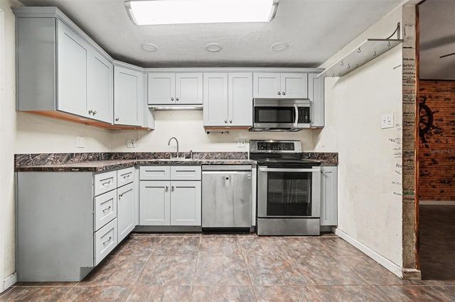 14925 FISHER ROAD, Tampa, FL 33613