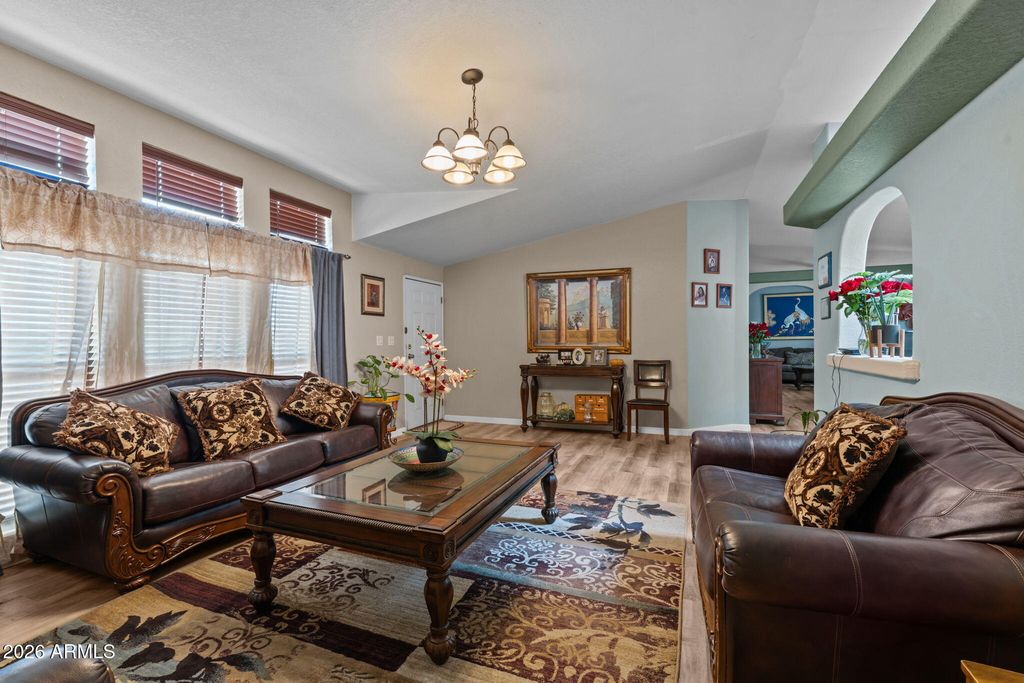 Image 13 of property listing at 47602 N EAGLE EYE Road, Aguila, AZ 85320