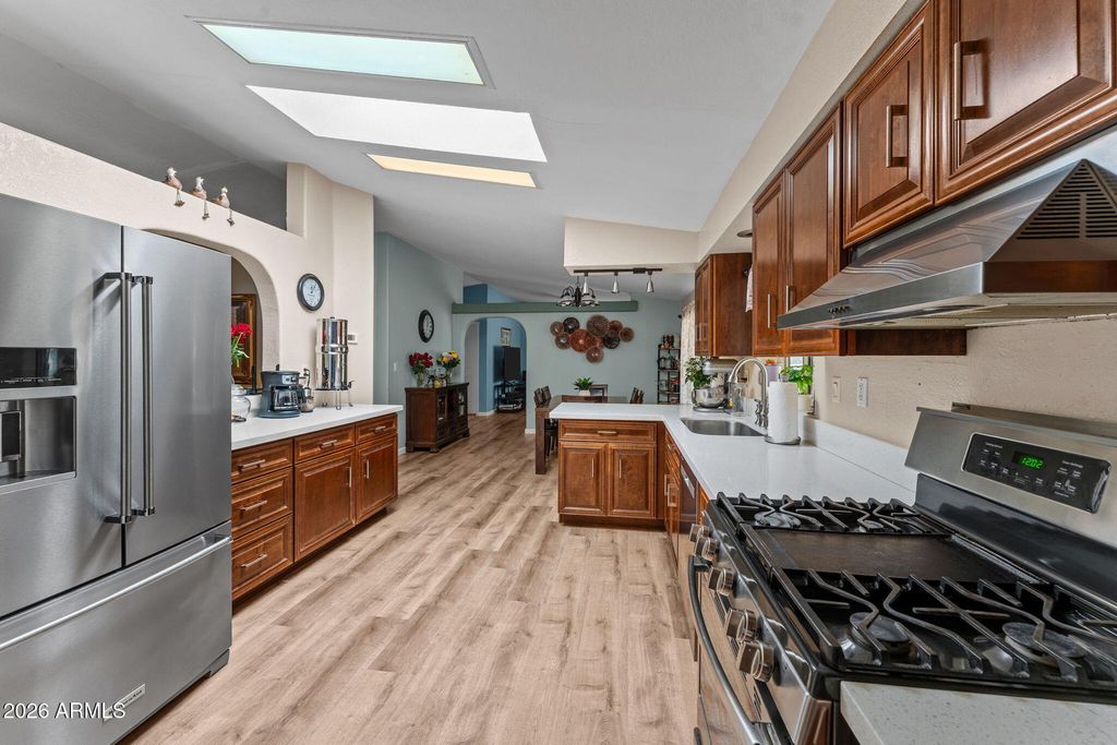 Image 15 of property listing at 47602 N EAGLE EYE Road, Aguila, AZ 85320