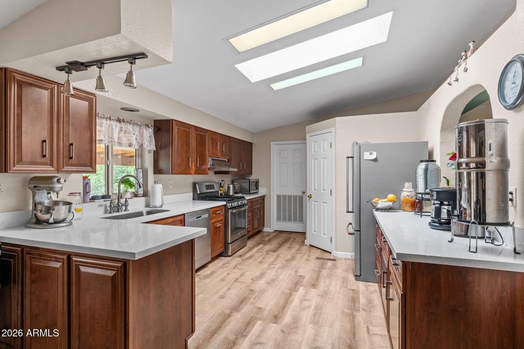 Image 16 of property listing at 47602 N EAGLE EYE Road, Aguila, AZ 85320