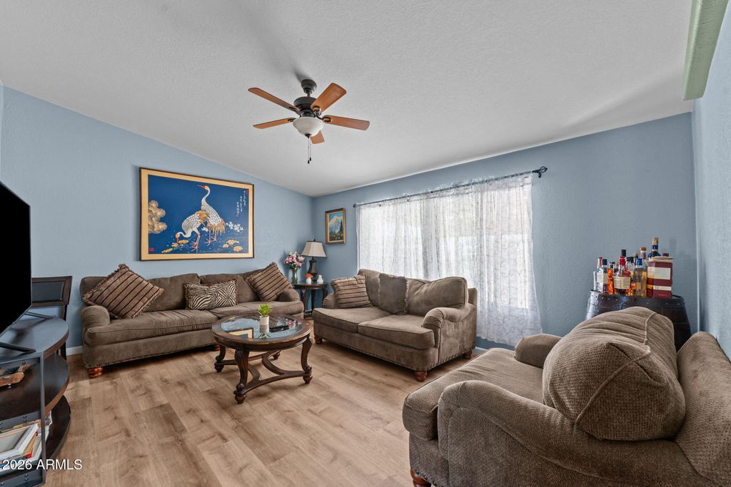 Image 25 of property listing at 47602 N EAGLE EYE Road, Aguila, AZ 85320