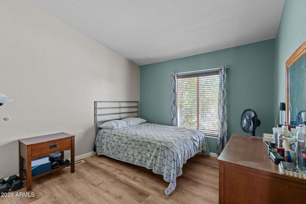 Image 26 of property listing at 47602 N EAGLE EYE Road, Aguila, AZ 85320