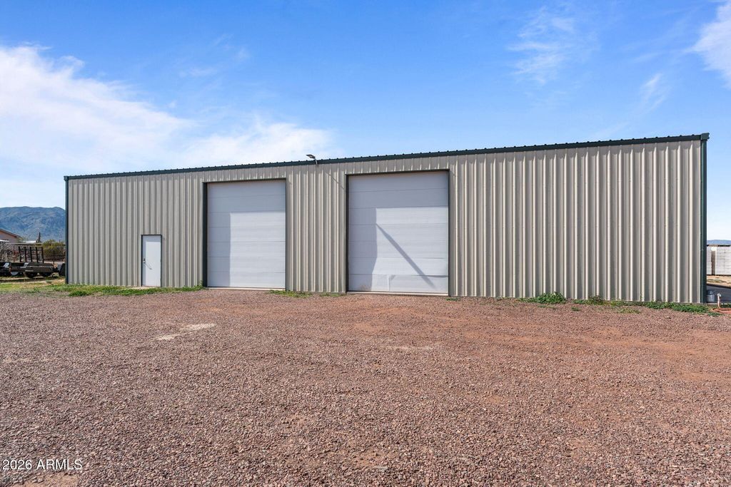 Image 28 of property listing at 47602 N EAGLE EYE Road, Aguila, AZ 85320