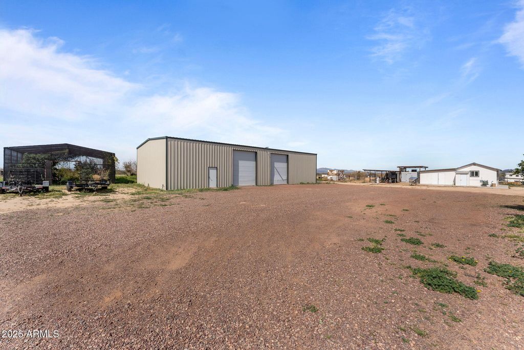 Image 29 of property listing at 47602 N EAGLE EYE Road, Aguila, AZ 85320