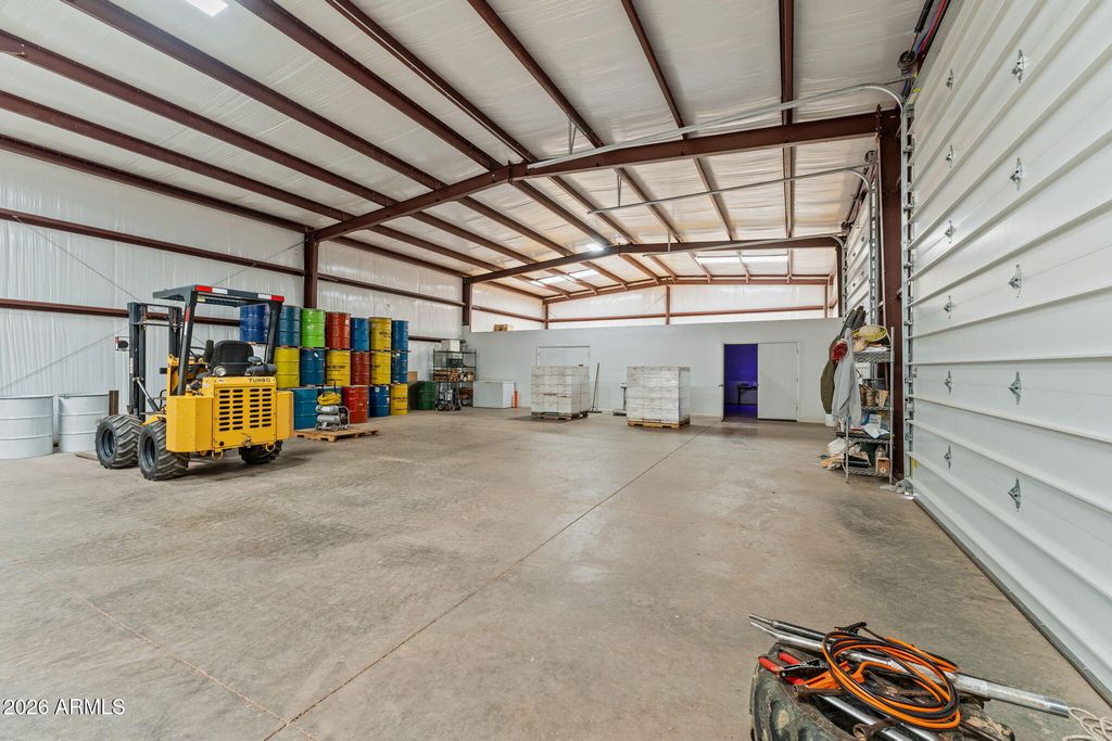 Image 30 of property listing at 47602 N EAGLE EYE Road, Aguila, AZ 85320