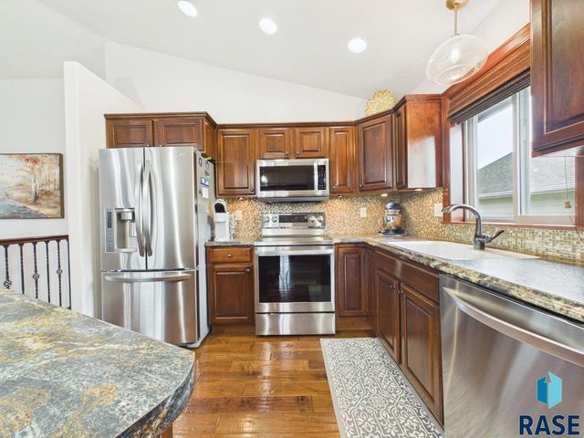 7520 W Stoney Creek St Street, Sioux Falls, SD 57106