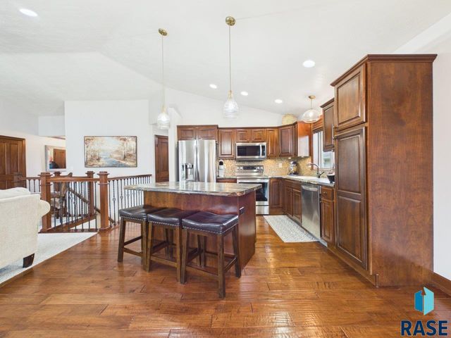 7520 W Stoney Creek St Street, Sioux Falls, SD 57106