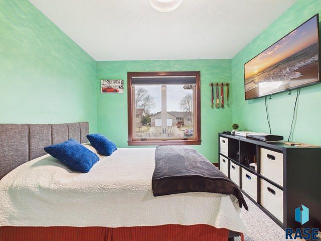 7520 W Stoney Creek St Street, Sioux Falls, SD 57106