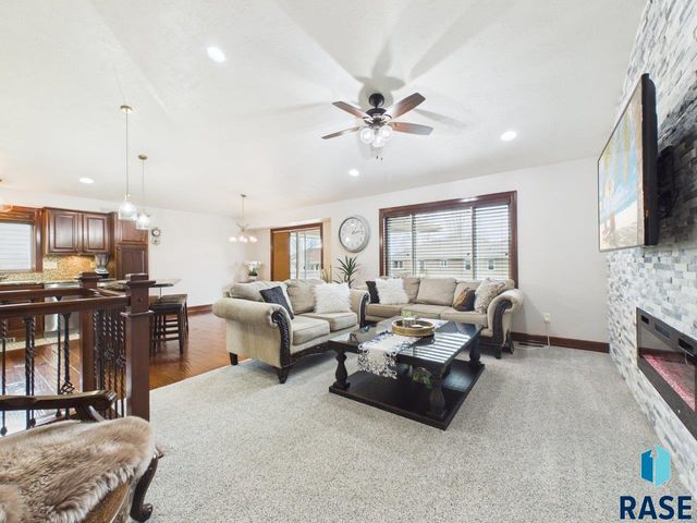 7520 W Stoney Creek St Street, Sioux Falls, SD 57106