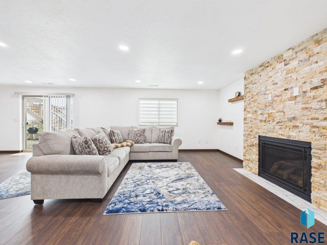 7520 W Stoney Creek St Street, Sioux Falls, SD 57106