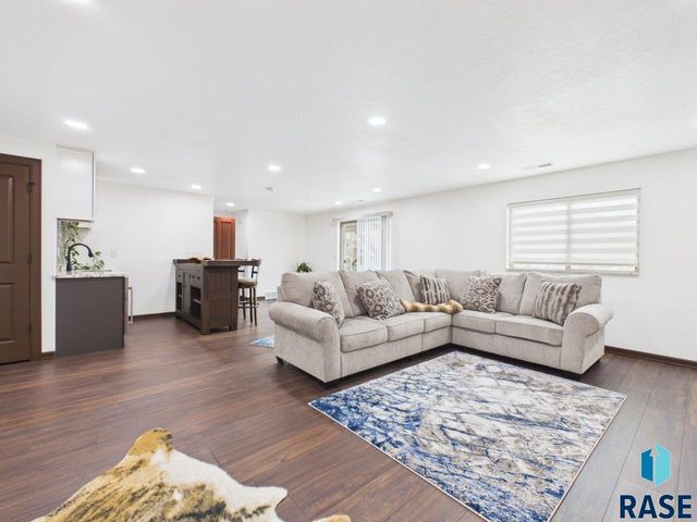 7520 W Stoney Creek St Street, Sioux Falls, SD 57106
