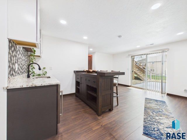 7520 W Stoney Creek St Street, Sioux Falls, SD 57106