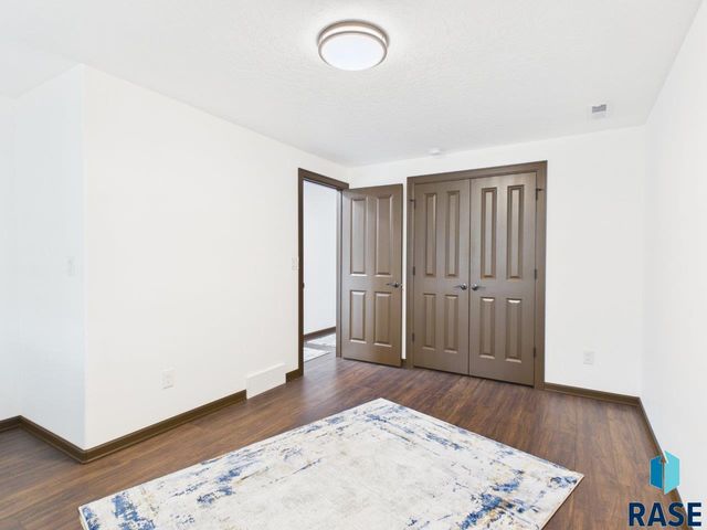 7520 W Stoney Creek St Street, Sioux Falls, SD 57106