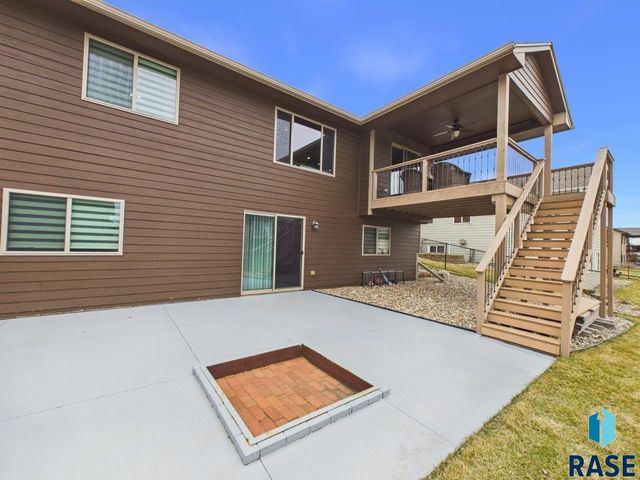 7520 W Stoney Creek St Street, Sioux Falls, SD 57106
