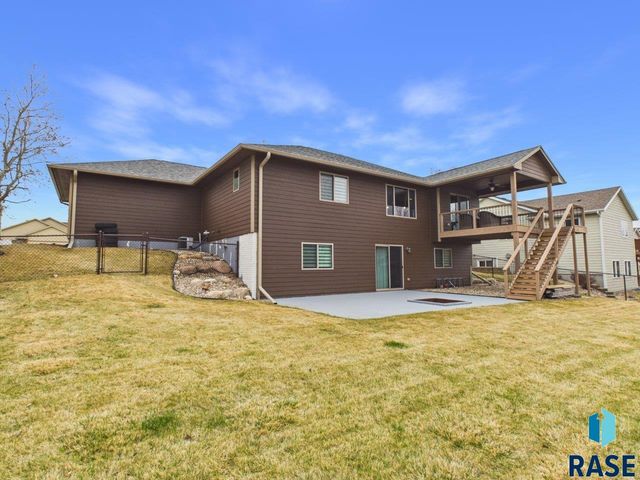 7520 W Stoney Creek St Street, Sioux Falls, SD 57106