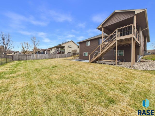 7520 W Stoney Creek St Street, Sioux Falls, SD 57106