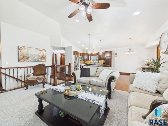 7520 W Stoney Creek St Street, Sioux Falls, SD 57106