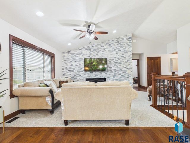 7520 W Stoney Creek St Street, Sioux Falls, SD 57106