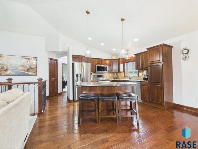 7520 W Stoney Creek St Street, Sioux Falls, SD 57106