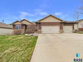7520 W Stoney Creek St Street, Sioux Falls, SD 57106