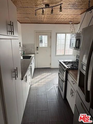 6434 W 87th Street 1, Los Angeles, CA 90045