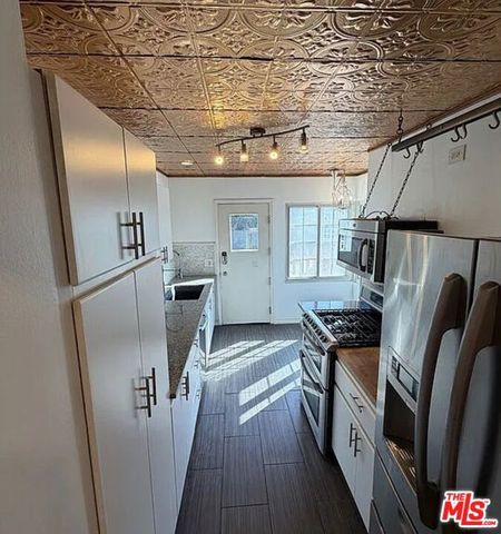 6434 W 87th Street 1, Los Angeles, CA 90045