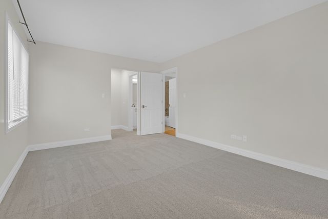 608 Inverrary Lane 608, Deerfield, IL 60015