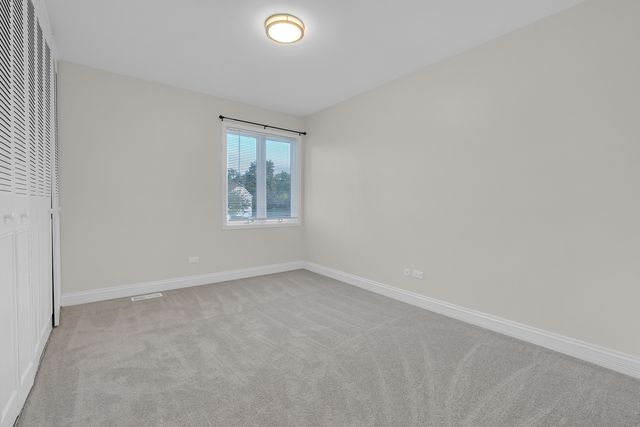 608 Inverrary Lane 608, Deerfield, IL 60015