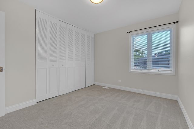 608 Inverrary Lane 608, Deerfield, IL 60015