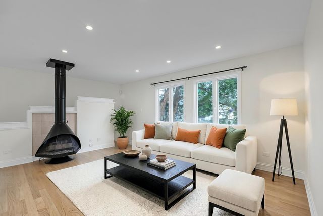 608 Inverrary Lane 608, Deerfield, IL 60015